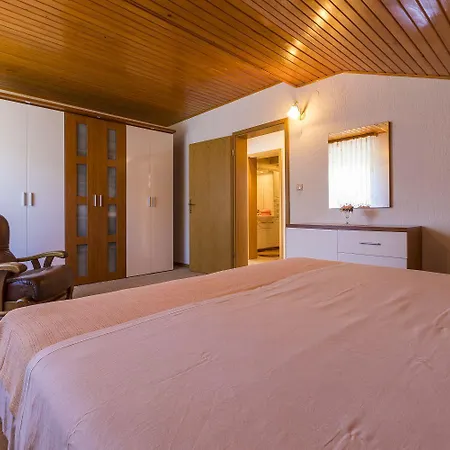 Idyllisches Nur 470 Meter Zum Mit Meerblick, Babybett - Hunde Willkommen Apartment