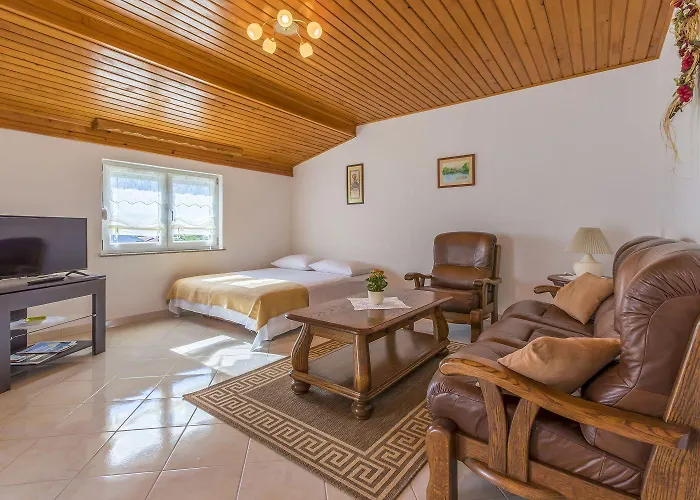 Idyllisches Nur 470 Meter Zum Mit Meerblick, Babybett - Hunde Willkommen Povile