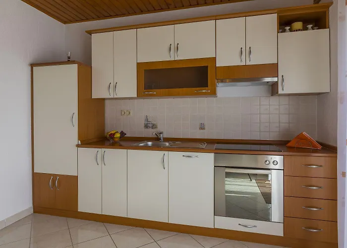 Appartement Idyllisches Nur 470 Meter Zum Mit Meerblick, Babybett - Hunde Willkommen