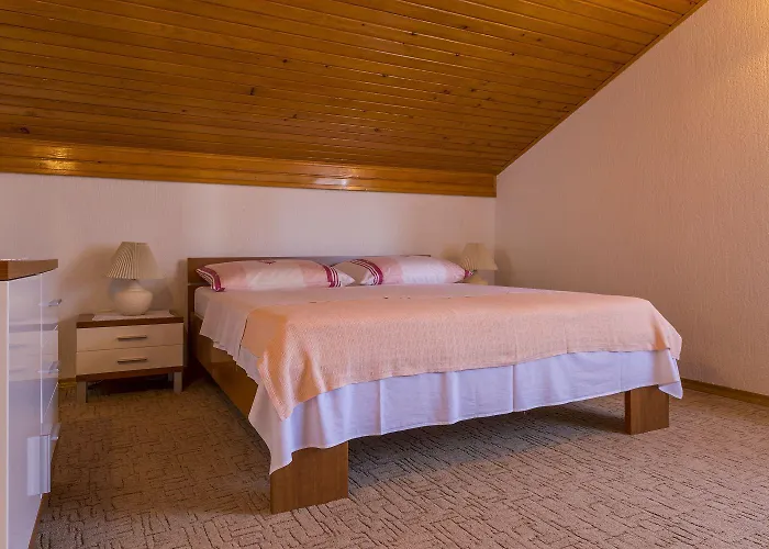 Idyllisches Nur 470 Meter Zum Mit Meerblick, Babybett - Hunde Willkommen Daire *