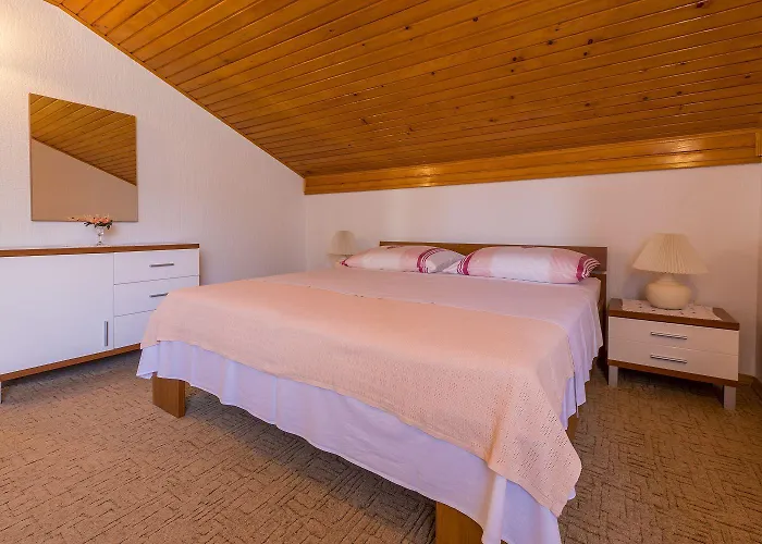 Idyllisches Nur 470 Meter Zum Mit Meerblick, Babybett - Hunde Willkommen Daire *
