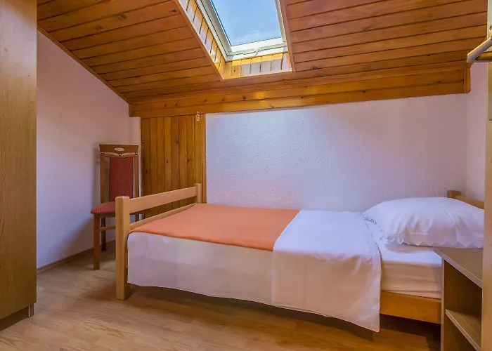 Idyllisches Nur 470 Meter Zum Mit Meerblick, Babybett - Hunde Willkommen Povile